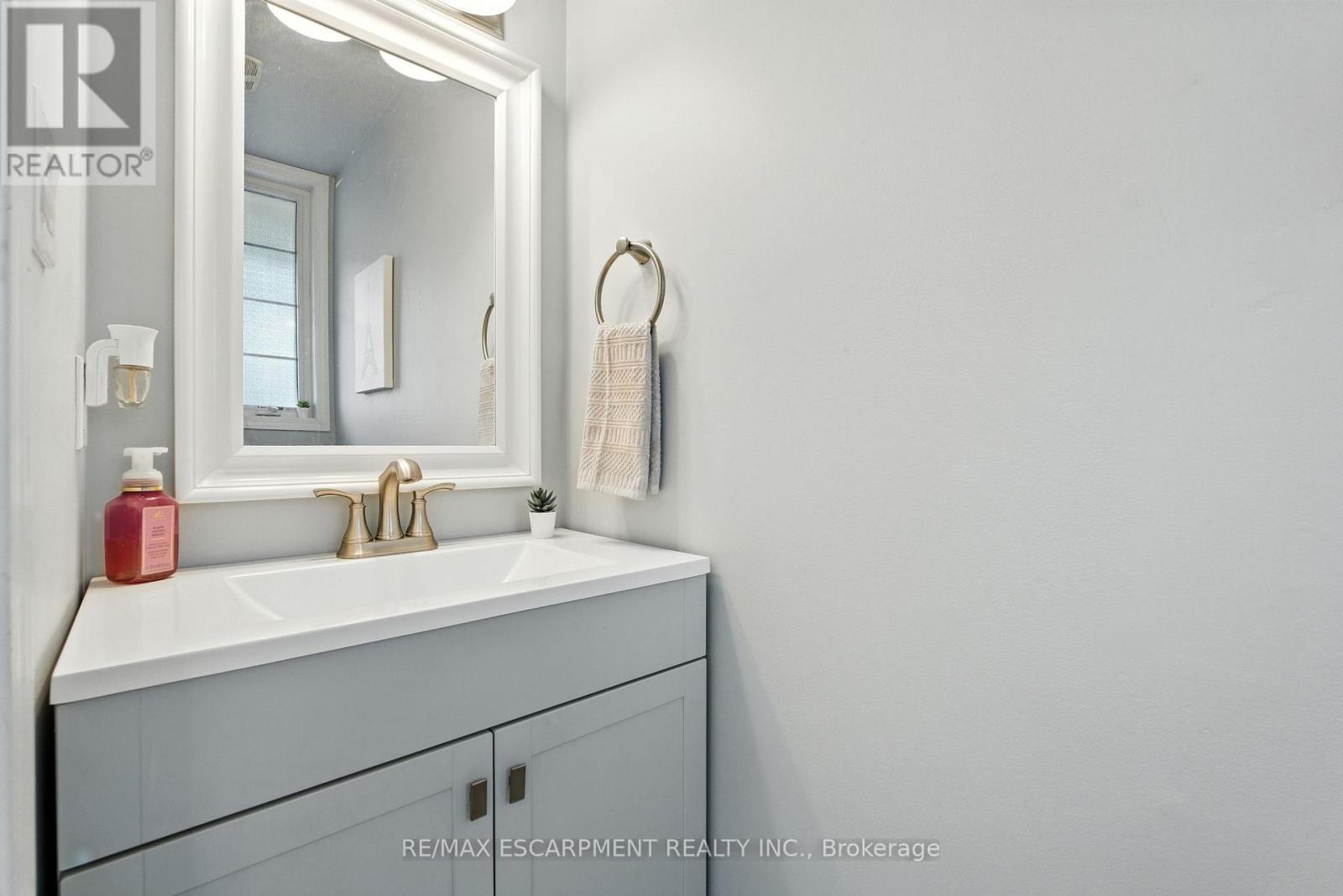 61 - 21 Diana Avenue, Brantford, Ontario  N3T 0G7 - Photo 8 - X12374618