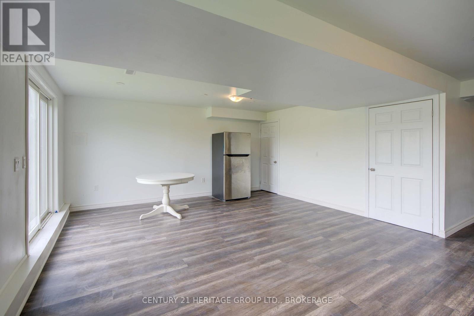 104 Brennan Crescent, Loyalist, Ontario  K0H 2H0 - Photo 38 - X12374890