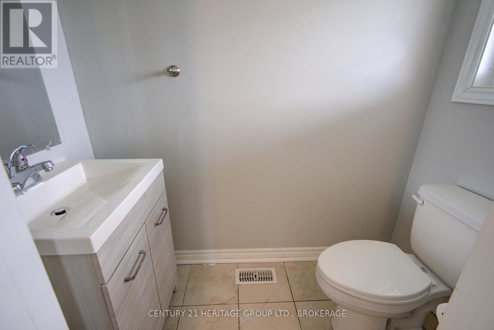 104 Brennan Crescent, Loyalist, Ontario  K0H 2H0 - Photo 44 - X12374890