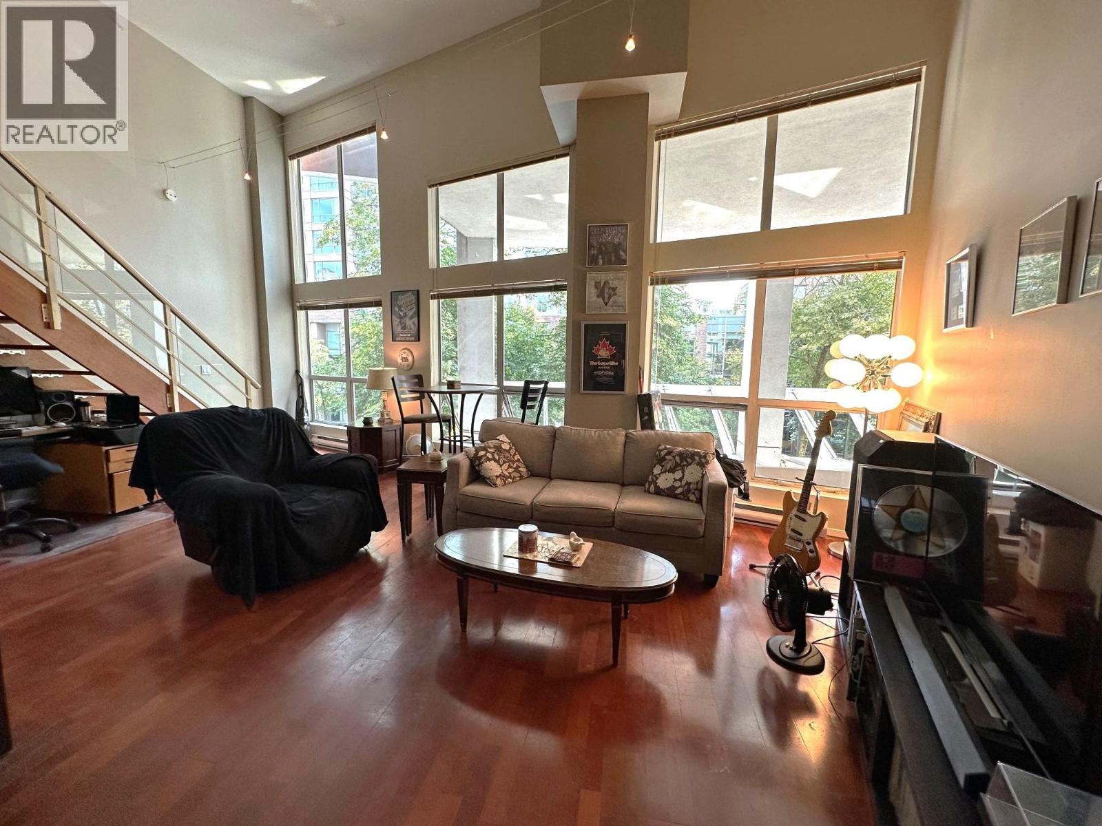 217 933 Seymour Street, Vancouver, British Columbia  V6B 6L6 - Photo 1 - R3040070