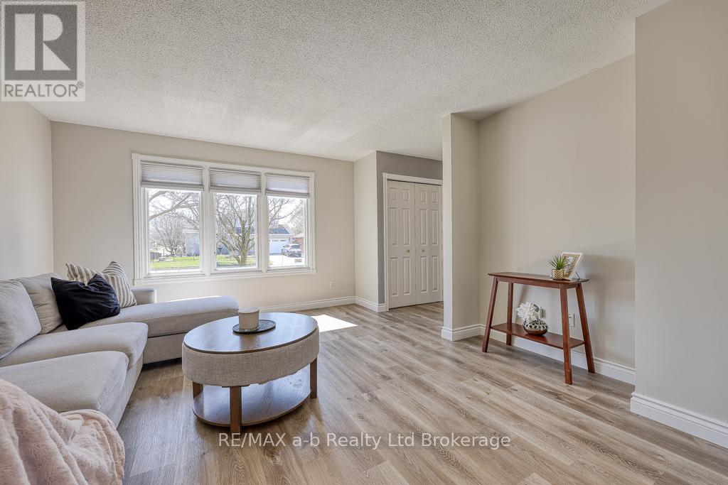 322 Lansdowne Avenue, Woodstock, Ontario  N4T 1M8 - Photo 11 - X12292369