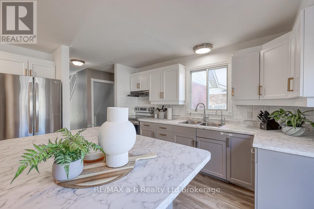 322 Lansdowne Avenue, Woodstock, Ontario  N4T 1M8 - Photo 4 - X12292369