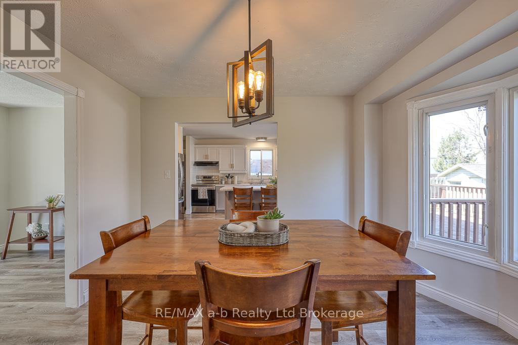 322 Lansdowne Avenue, Woodstock, Ontario  N4T 1M8 - Photo 6 - X12292369