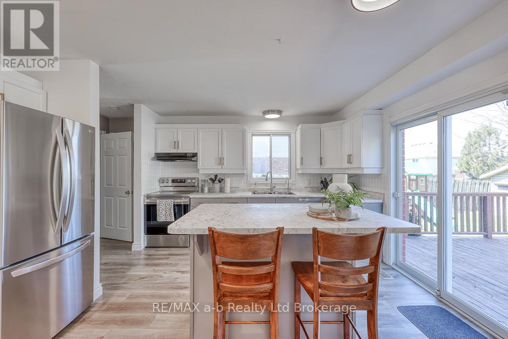 322 Lansdowne Avenue, Woodstock, Ontario  N4T 1M8 - Photo 5 - X12292369