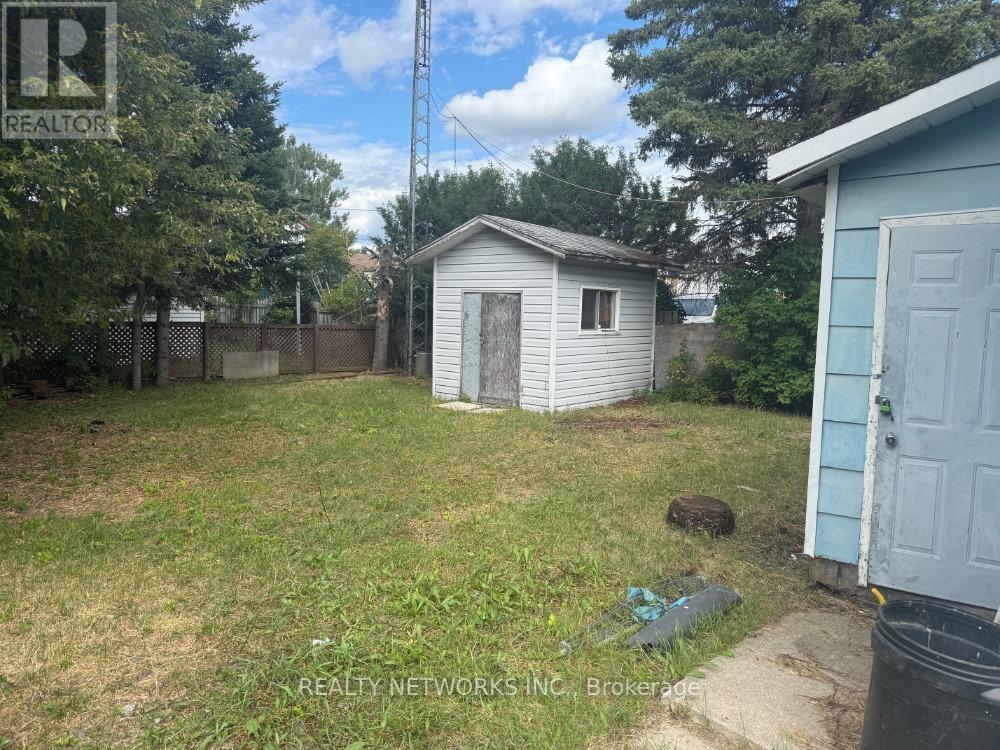 214 Montgomery Avenue, Timmins, Ontario  P4N 3G8 - Photo 2 - T12374864