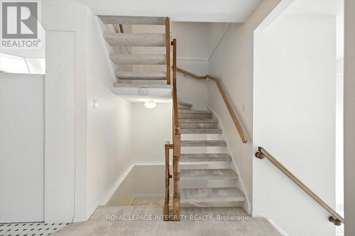 17 Columbus Avenue, Ottawa, Ontario  K1K 1R2 - Photo 17 - X12374893