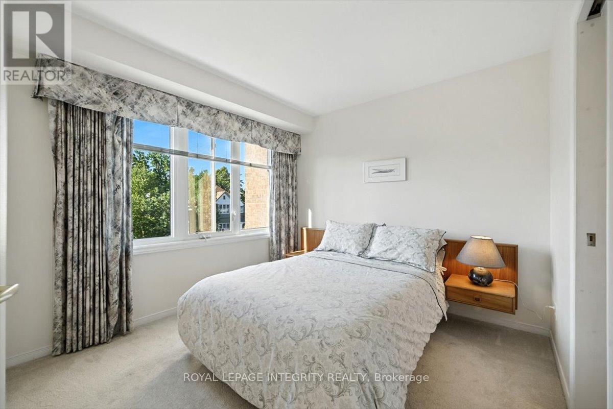 17 Columbus Avenue, Ottawa, Ontario  K1K 1R2 - Photo 19 - X12374893
