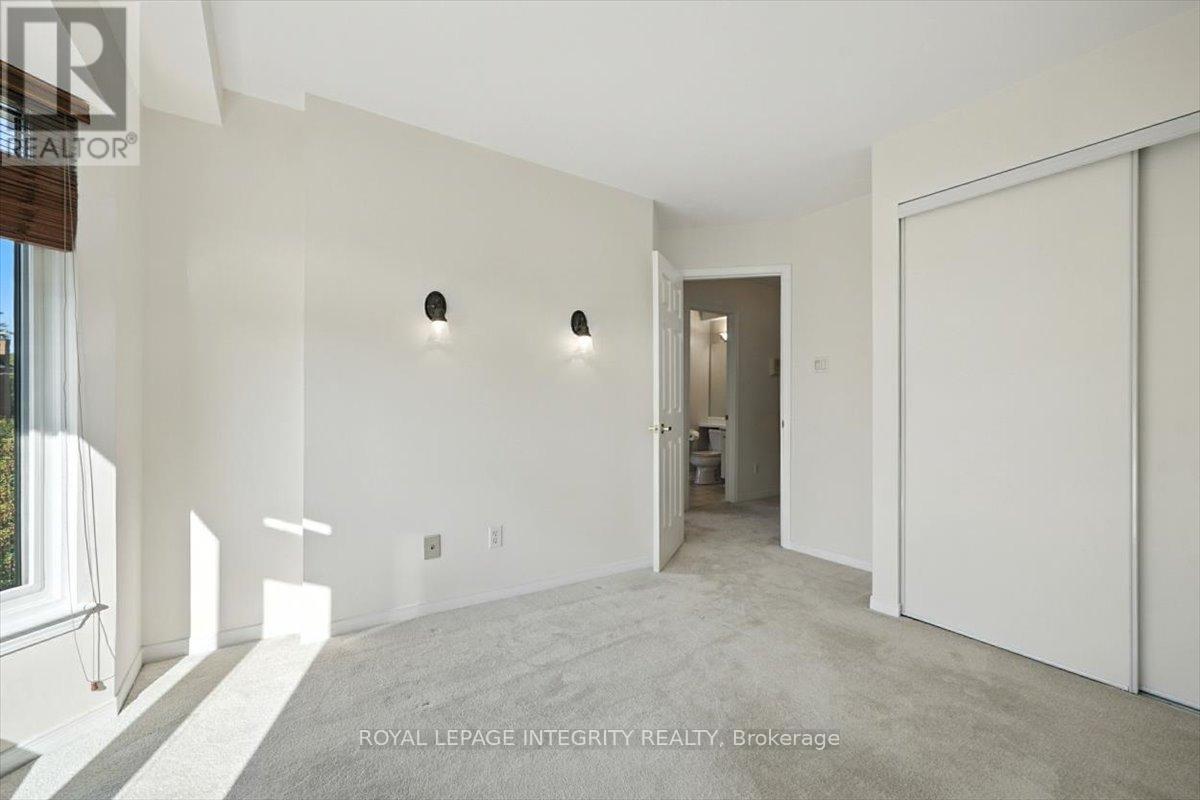 17 Columbus Avenue, Ottawa, Ontario  K1K 1R2 - Photo 24 - X12374893