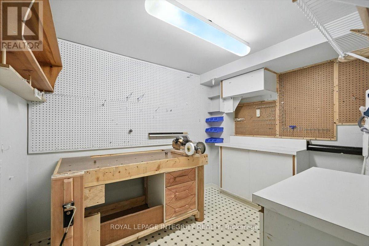 17 Columbus Avenue, Ottawa, Ontario  K1K 1R2 - Photo 38 - X12374893