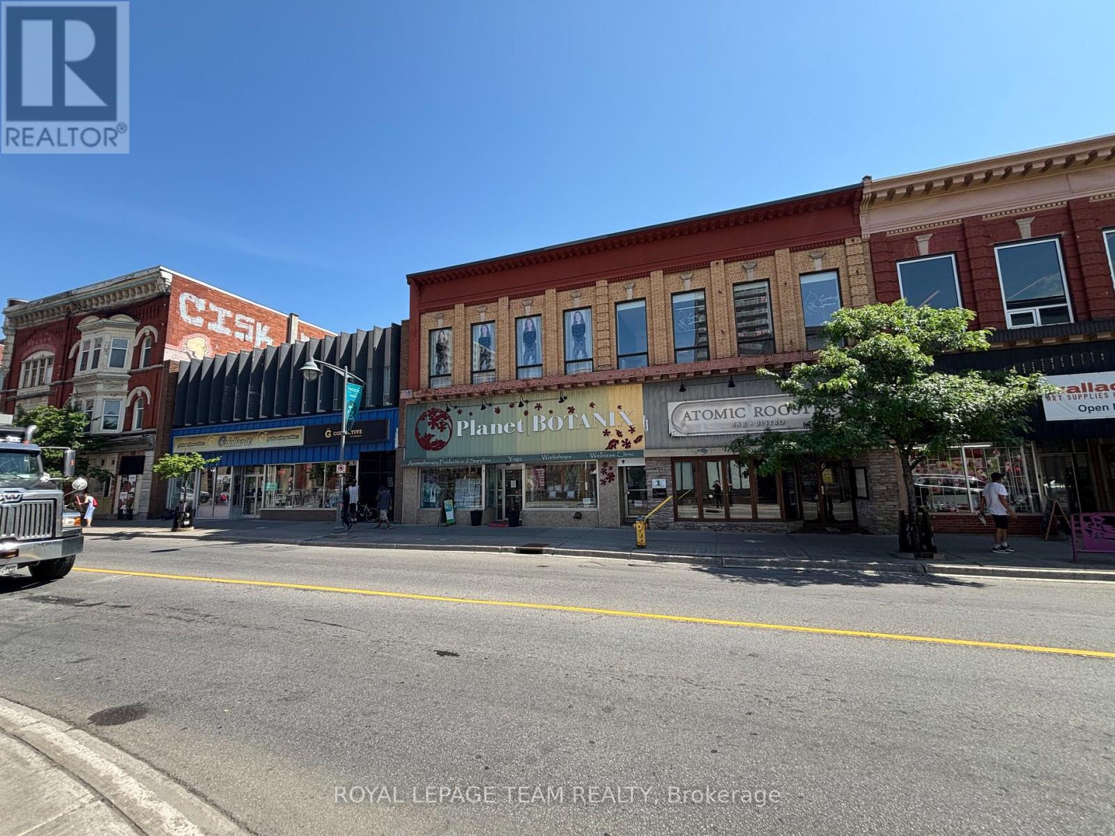 301 BANK STREET, Ottawa, Ontario