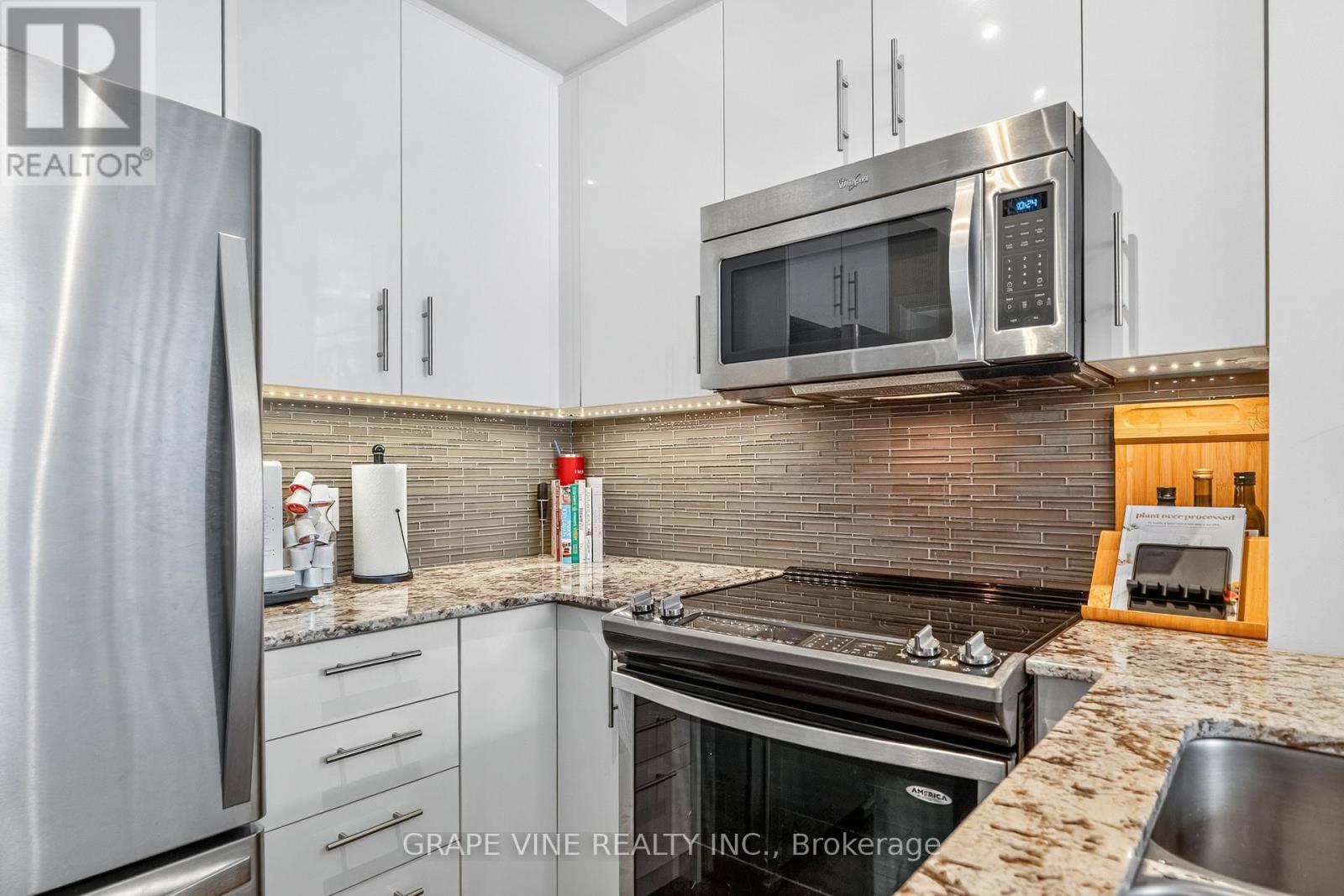 304 - 1035 Bank Street, Ottawa, Ontario  K1S 5K3 - Photo 11 - X12374916