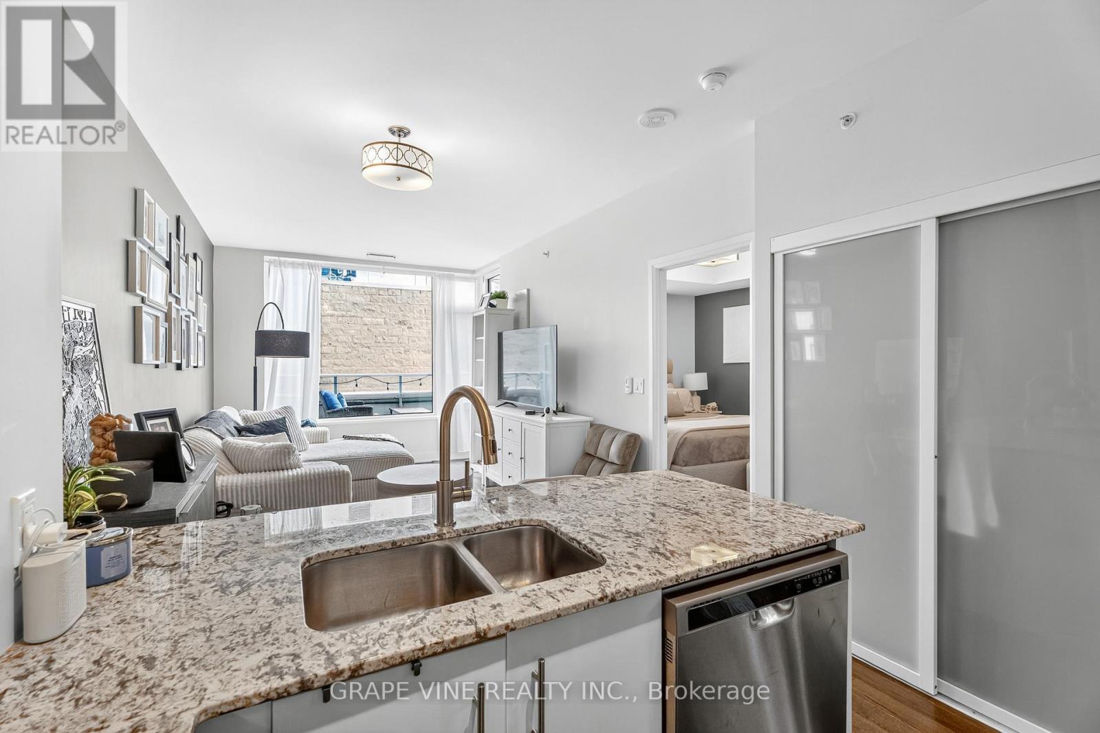 304 - 1035 Bank Street, Ottawa, Ontario  K1S 5K3 - Photo 12 - X12374916