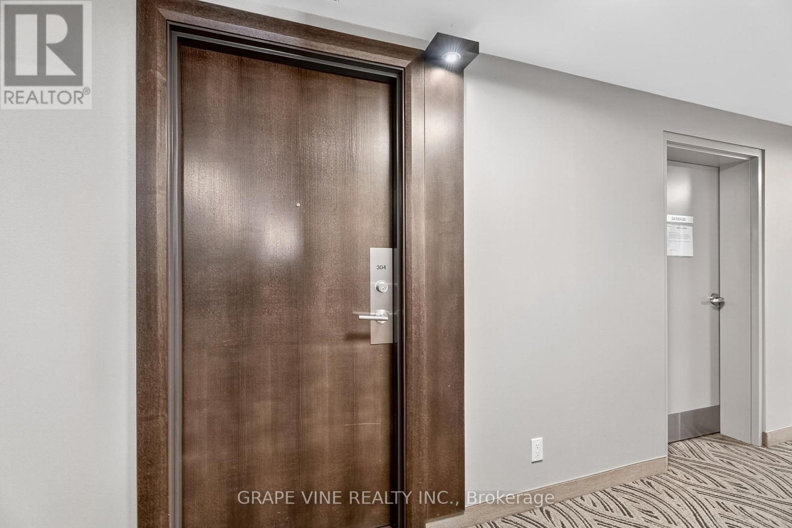 304 - 1035 Bank Street, Ottawa, Ontario  K1S 5K3 - Photo 5 - X12374916