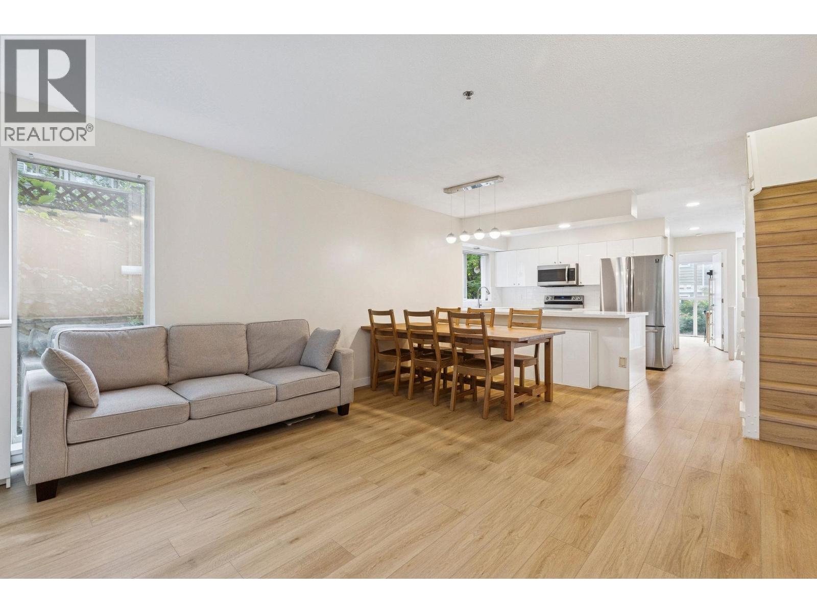 3379 Fieldstone Avenue, Vancouver, British Columbia  V5S 4R9 - Photo 2 - R3042107