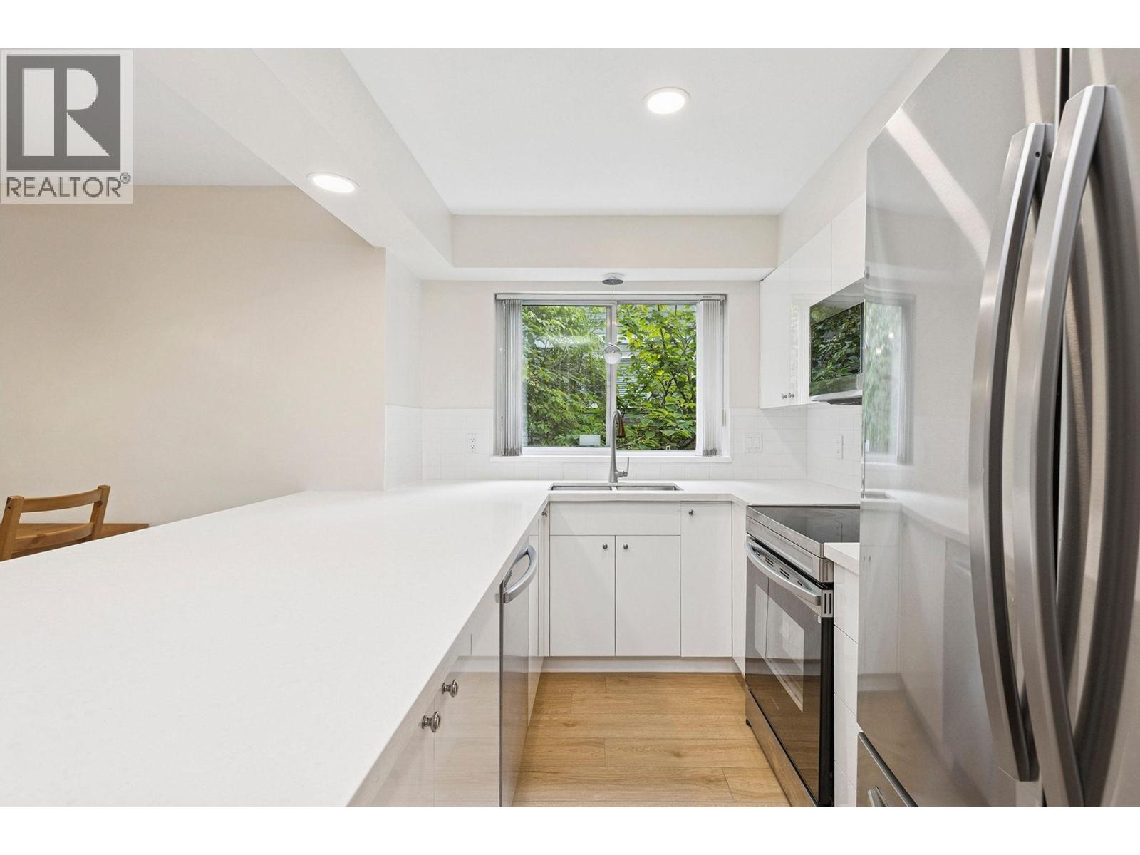 3379 Fieldstone Avenue, Vancouver, British Columbia  V5S 4R9 - Photo 9 - R3042107