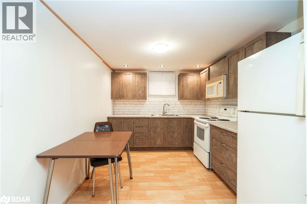 6 Walker Avenue, Orillia, Ontario  L3V 6G7 - Photo 10 - 40760860