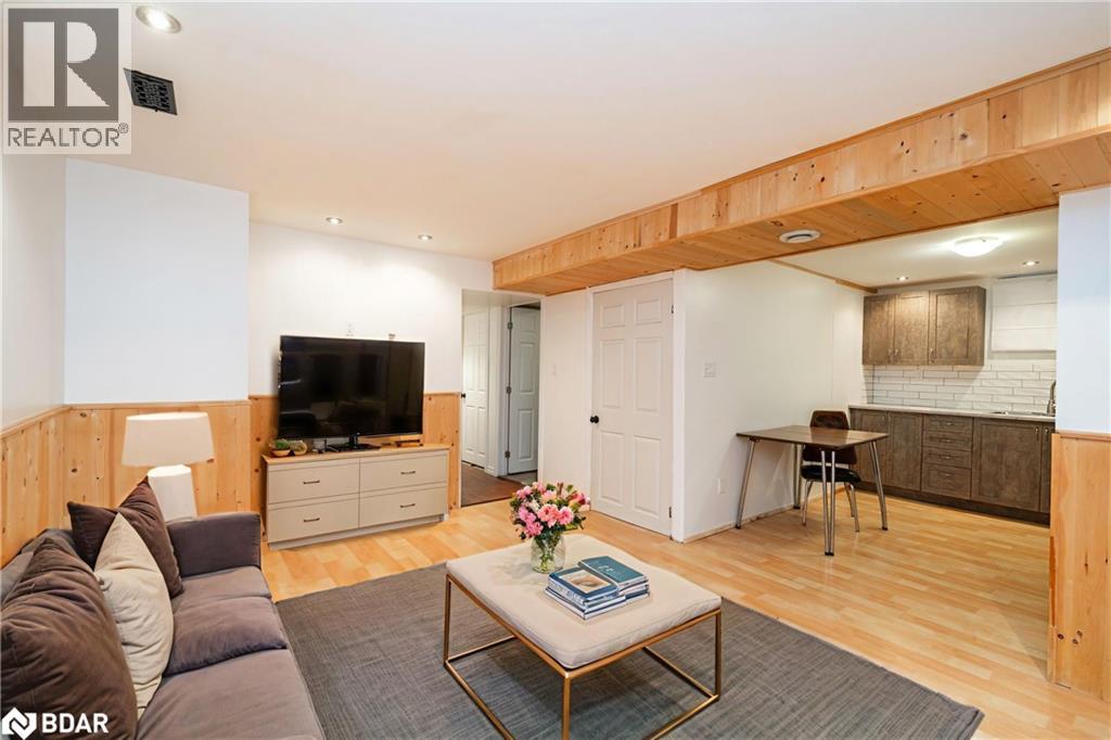 6 Walker Avenue, Orillia, Ontario  L3V 6G7 - Photo 12 - 40760860