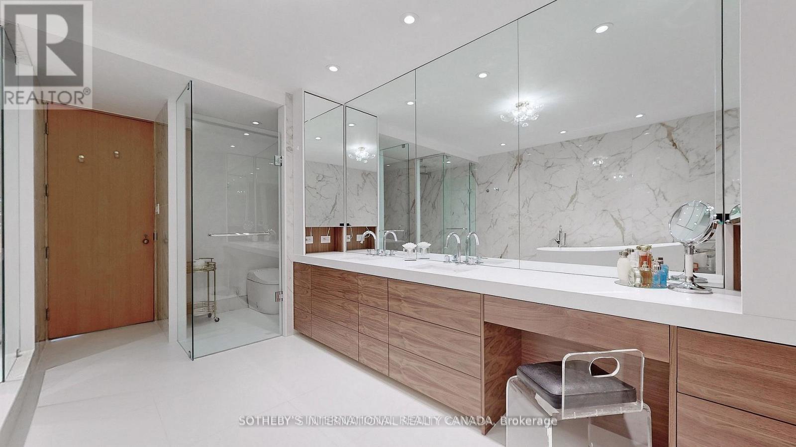 30 High Point Road, Toronto, Ontario  M3C 2R3 - Photo 15 - C12374710