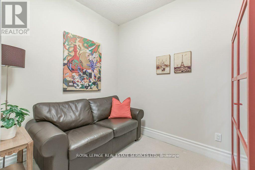 209 - 10 Old York Mills Road, Toronto, Ontario  M2P 2G9 - Photo 21 - C12374731