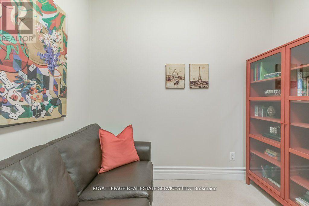 209 - 10 Old York Mills Road, Toronto, Ontario  M2P 2G9 - Photo 22 - C12374731