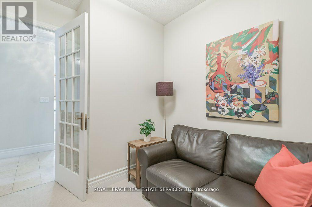 209 - 10 Old York Mills Road, Toronto, Ontario  M2P 2G9 - Photo 23 - C12374731