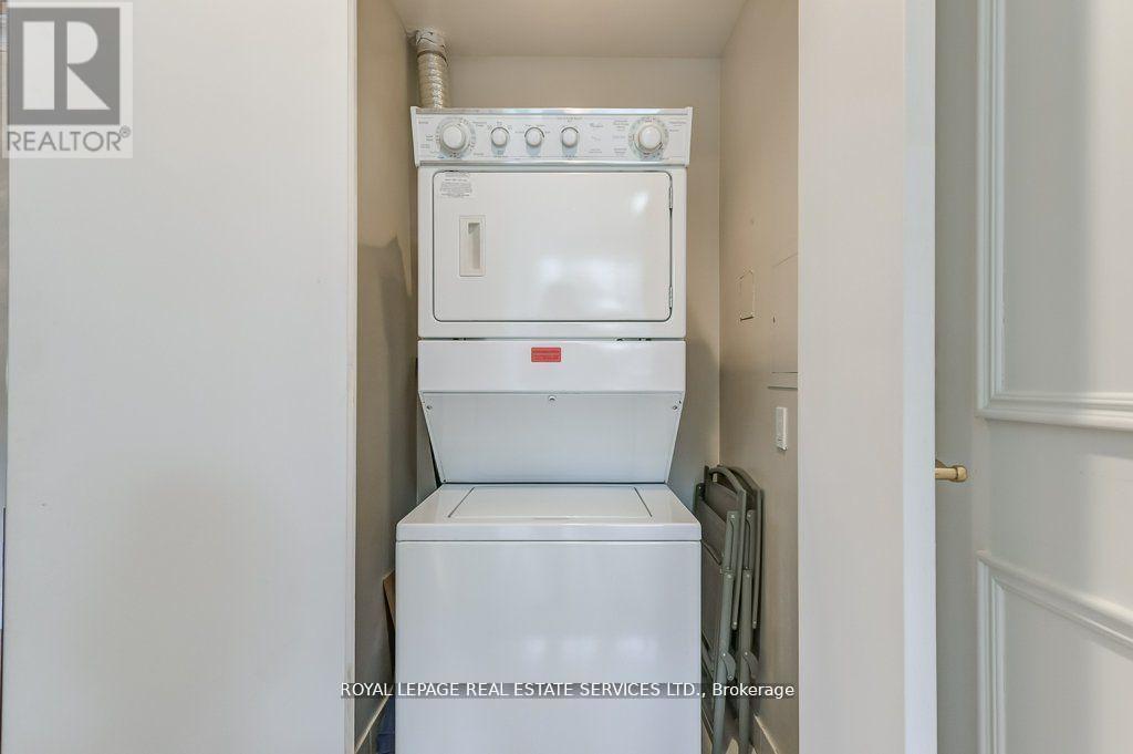 209 - 10 Old York Mills Road, Toronto, Ontario  M2P 2G9 - Photo 25 - C12374731