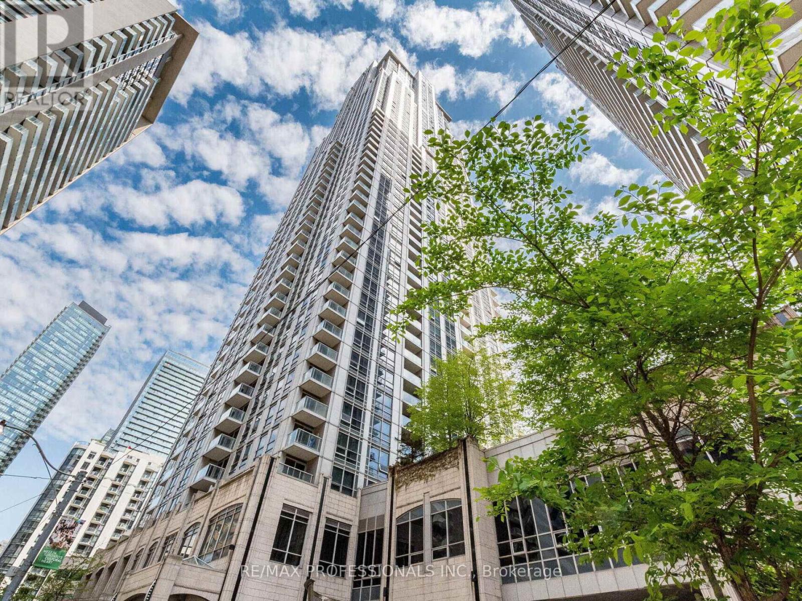 707 - 763 BAY STREET, Toronto, Ontario