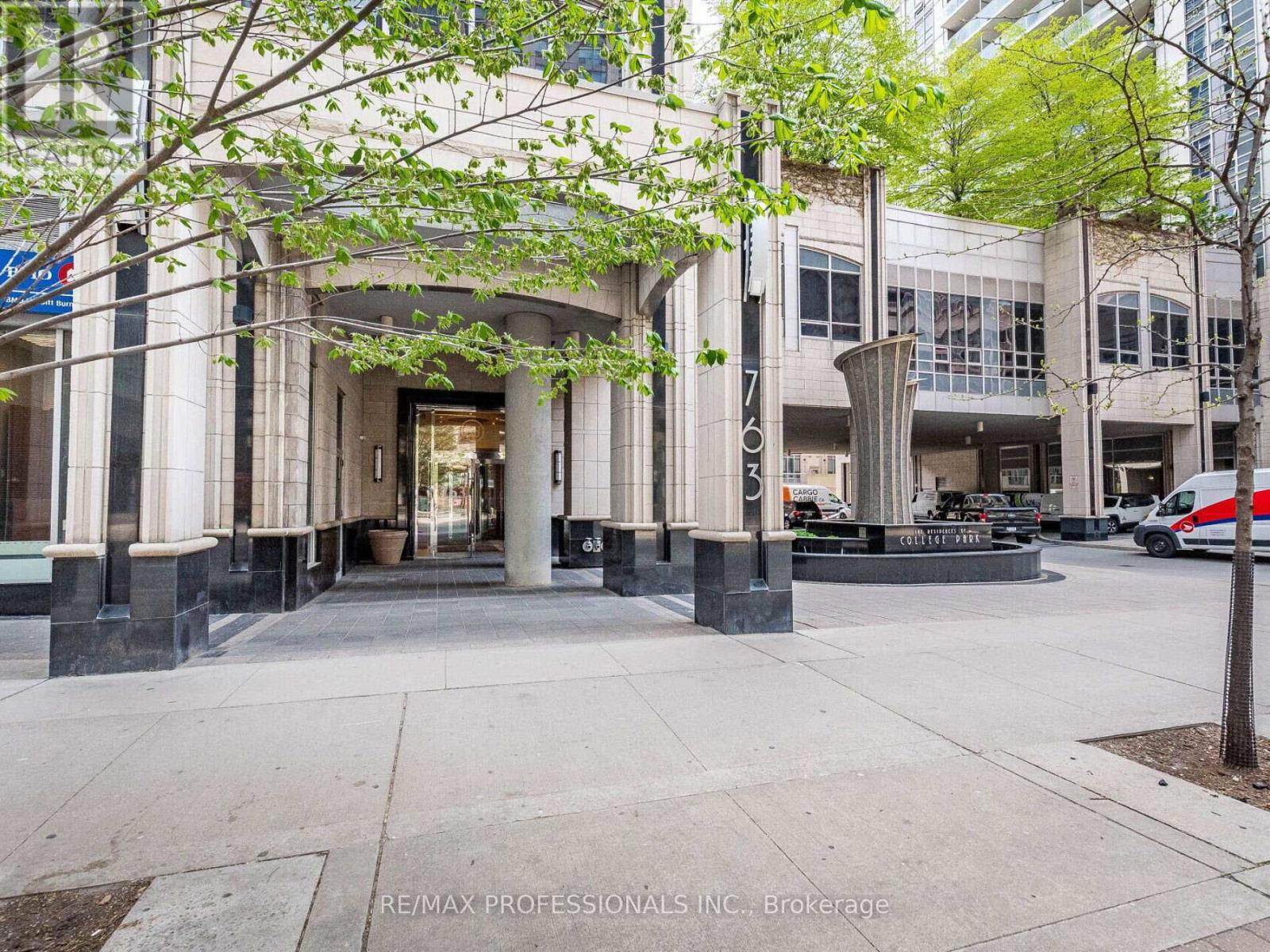 707 - 763 Bay Street, Toronto, Ontario  M5G 2R3 - Photo 2 - C12374769