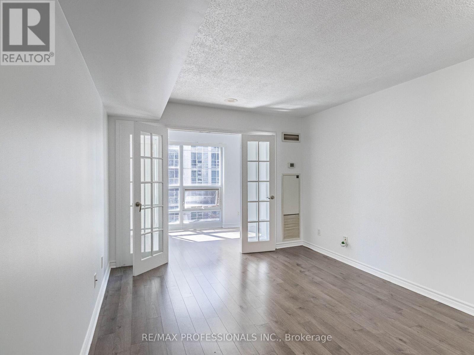 707 - 763 Bay Street, Toronto, Ontario  M5G 2R3 - Photo 5 - C12374769