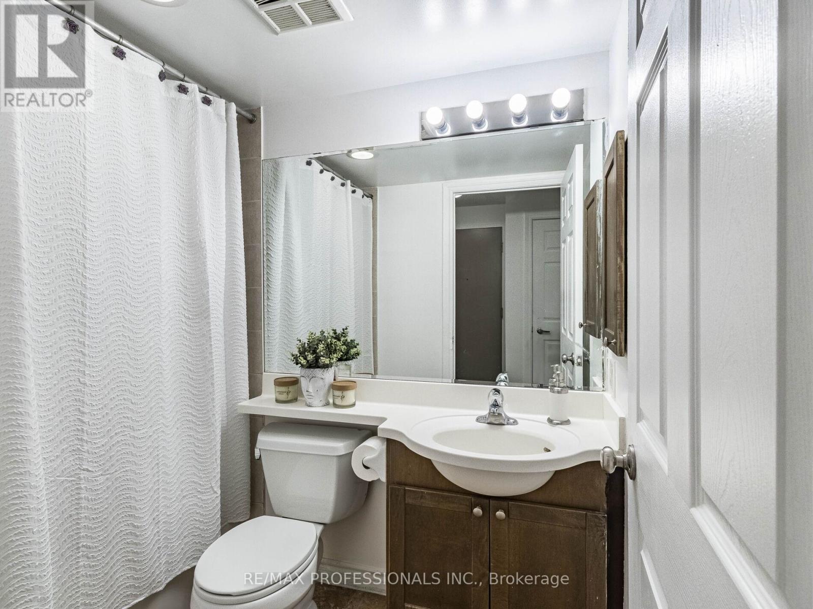 707 - 763 Bay Street, Toronto, Ontario  M5G 2R3 - Photo 8 - C12374769