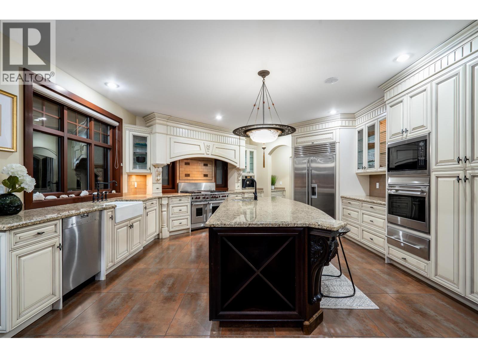 2336 Kadlec Court, West Vancouver, British Columbia  V7S 3K3 - Photo 11 - R3042031