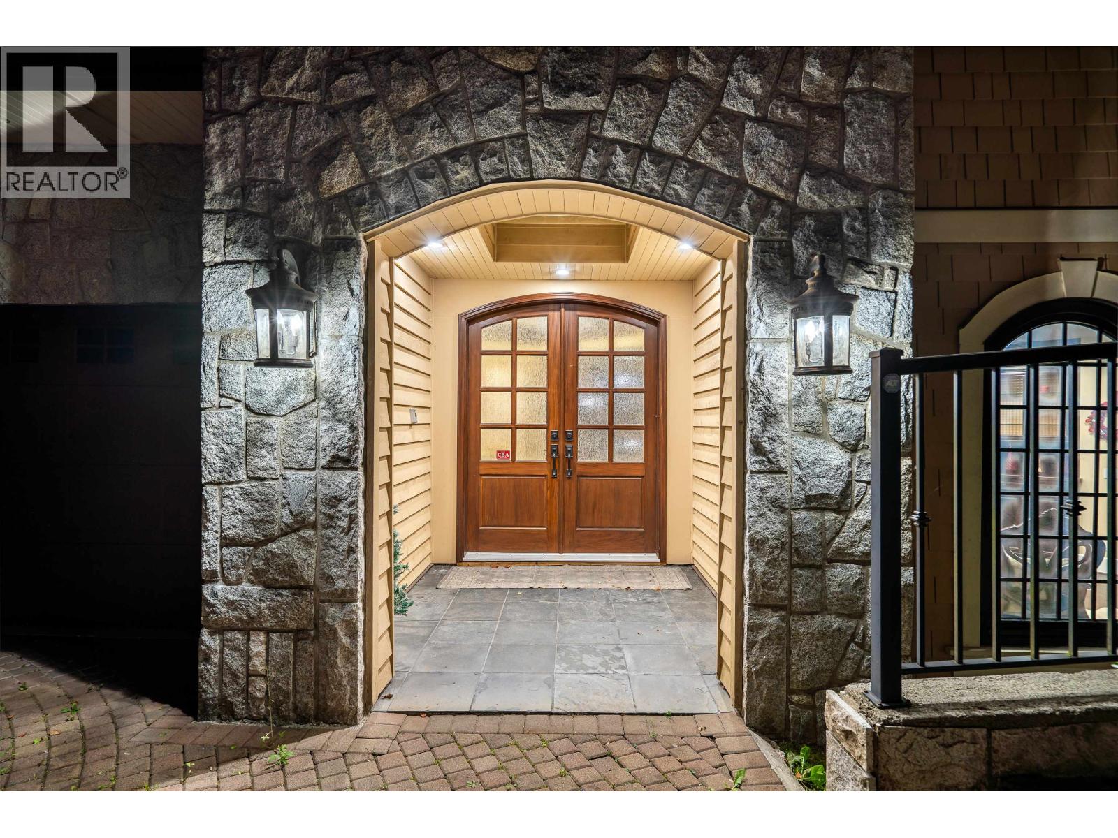 Property at 2336 KADLEC COURT image 4