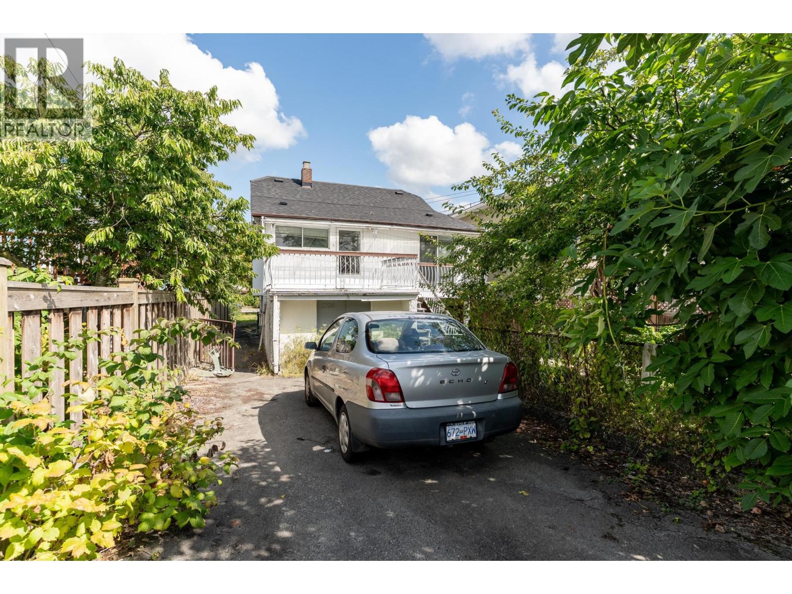 2724 Charles Street, Vancouver, British Columbia  V5K 3A7 - Photo 10 - R3042078