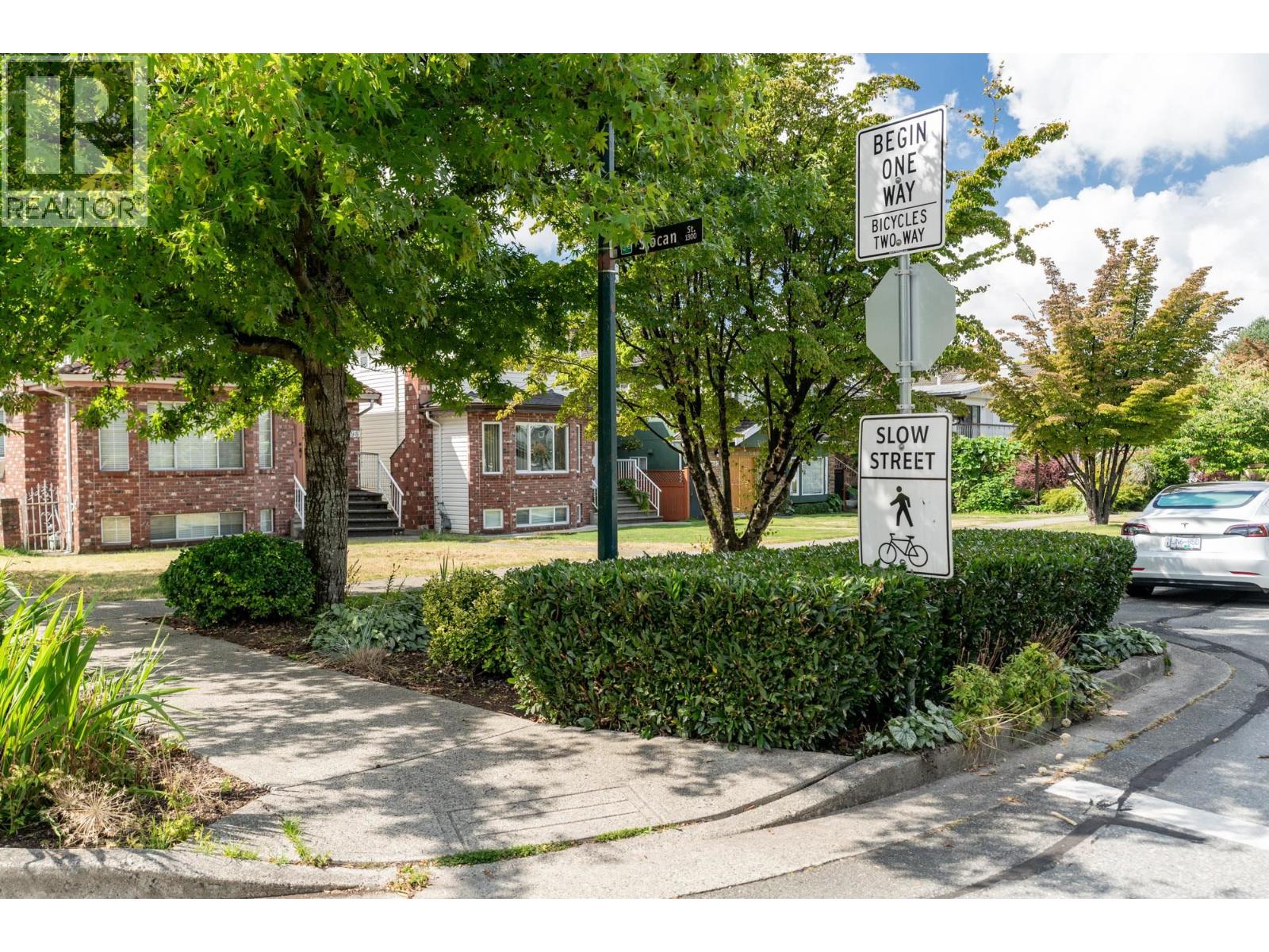 2724 Charles Street, Vancouver, British Columbia  V5K 3A7 - Photo 13 - R3042078