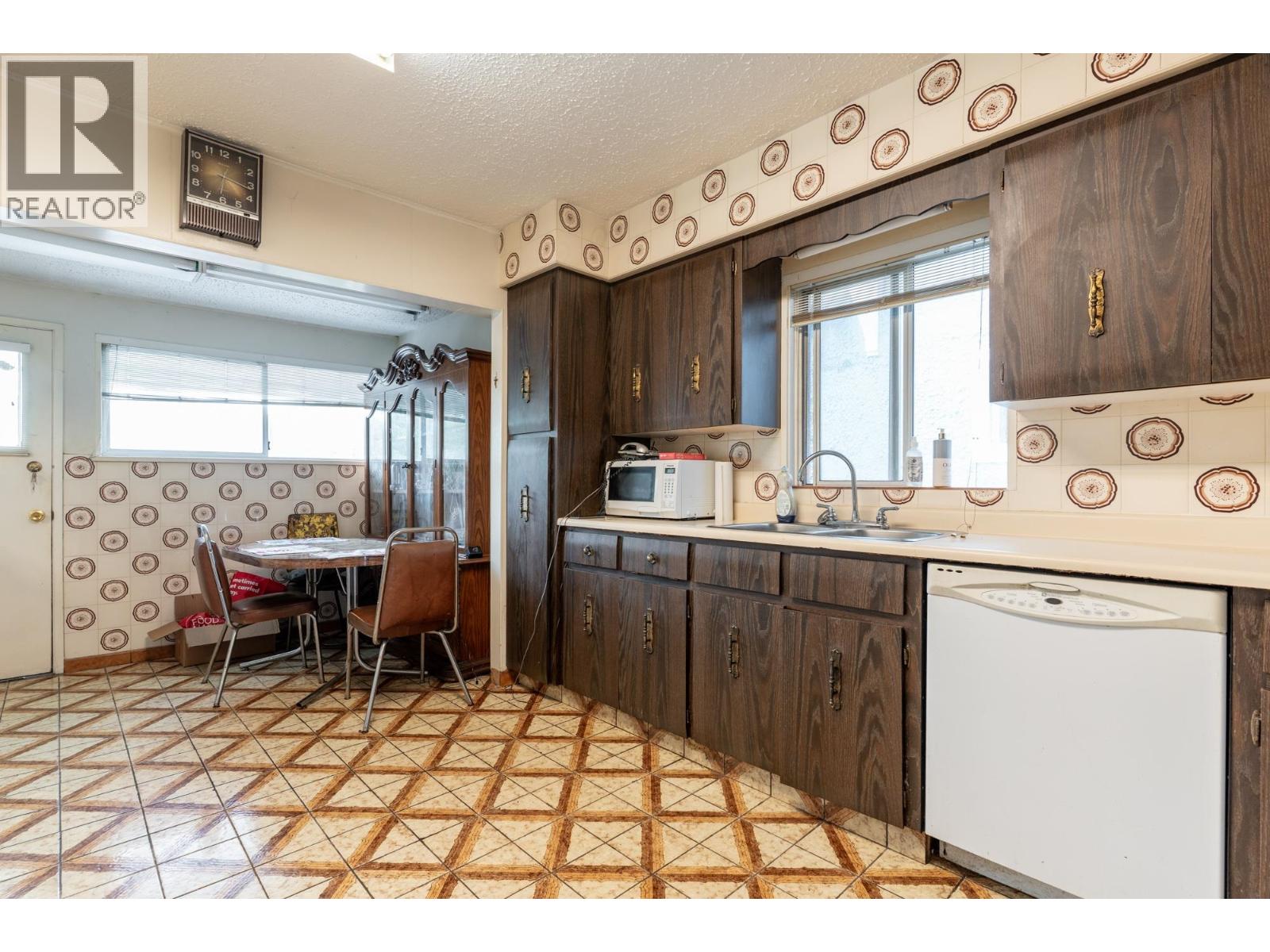 2724 Charles Street, Vancouver, British Columbia  V5K 3A7 - Photo 5 - R3042078