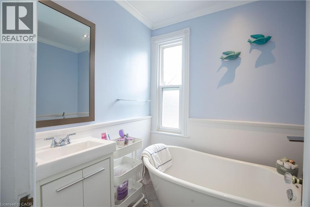 167 Napier Street, Hamilton, Ontario  L8R 1S3 - Photo 24 - 40765315