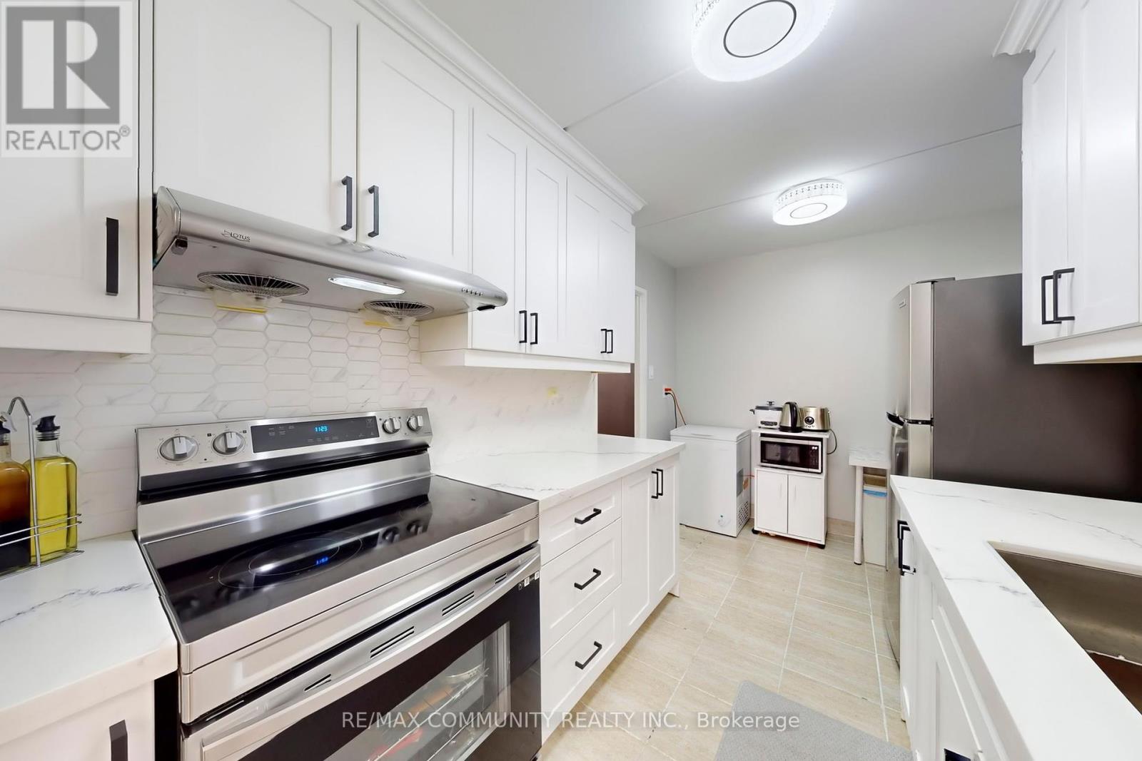 213 - 2 Glamorgan Avenue, Toronto, Ontario  M1P 2M8 - Photo 16 - E12374793