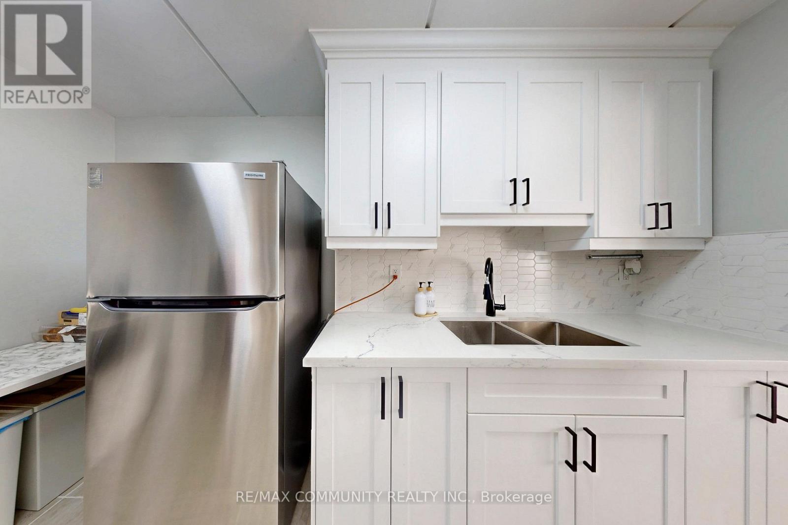 213 - 2 Glamorgan Avenue, Toronto, Ontario  M1P 2M8 - Photo 17 - E12374793