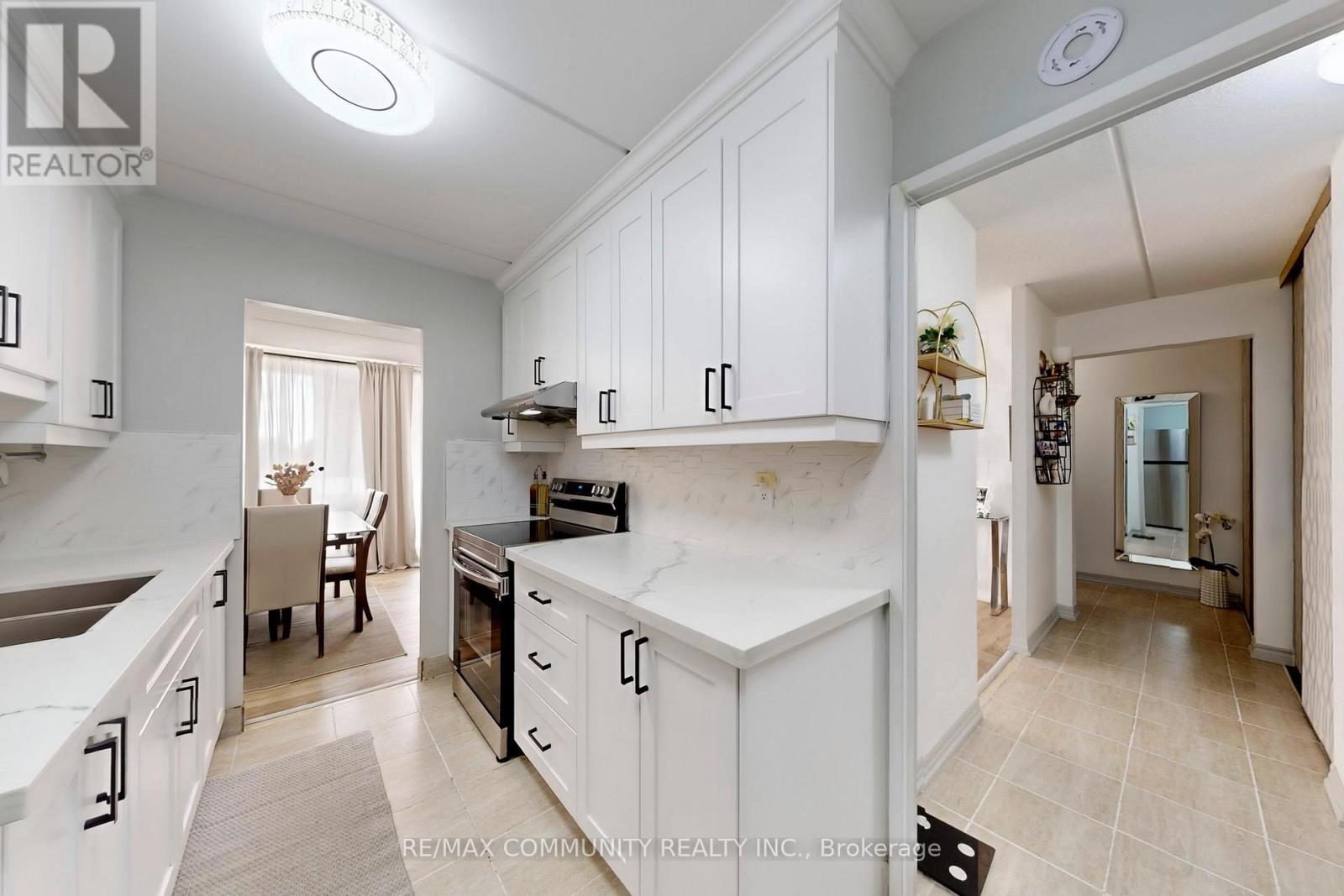 213 - 2 Glamorgan Avenue, Toronto, Ontario  M1P 2M8 - Photo 18 - E12374793