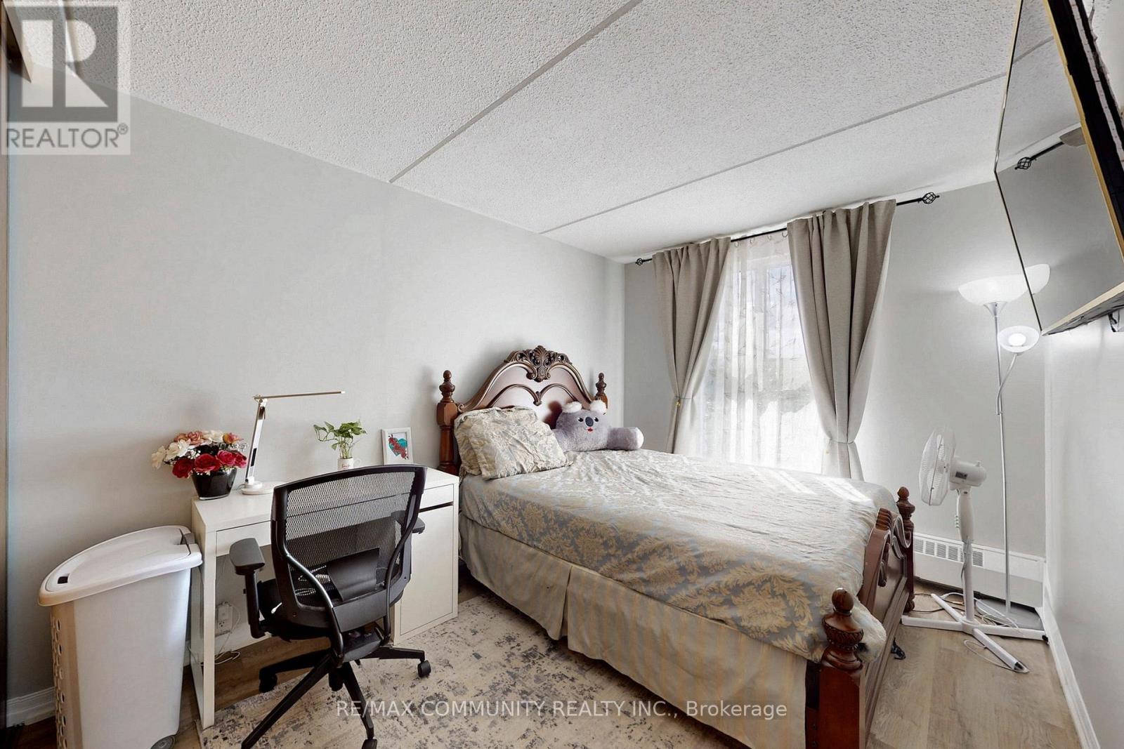 213 - 2 Glamorgan Avenue, Toronto, Ontario  M1P 2M8 - Photo 19 - E12374793