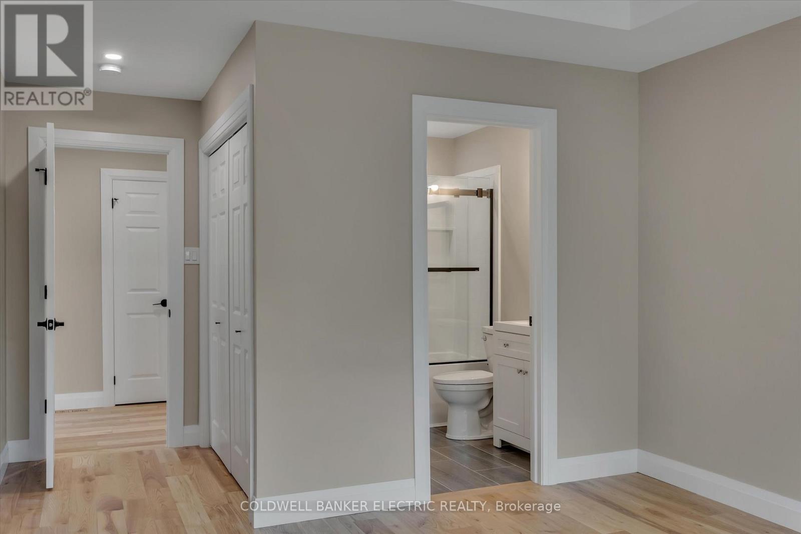2225 Lorraine Drive, Peterborough, Ontario  K9L 1Y6 - Photo 14 - X12374870