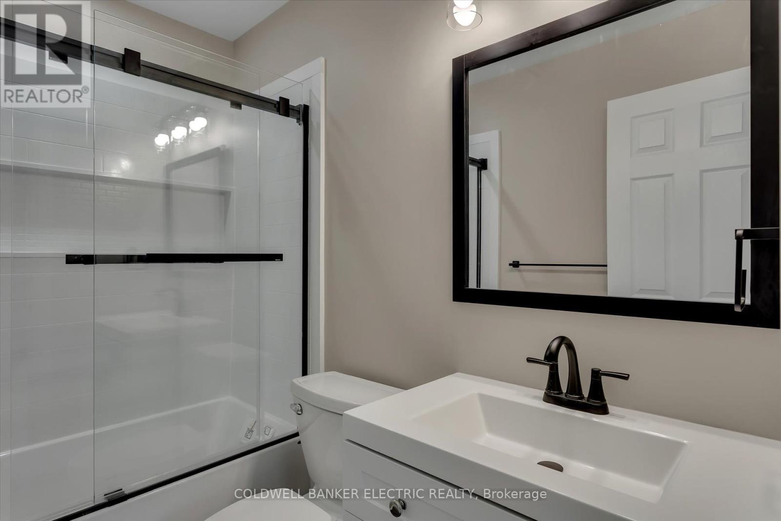 2225 Lorraine Drive, Peterborough, Ontario  K9L 1Y6 - Photo 15 - X12374870
