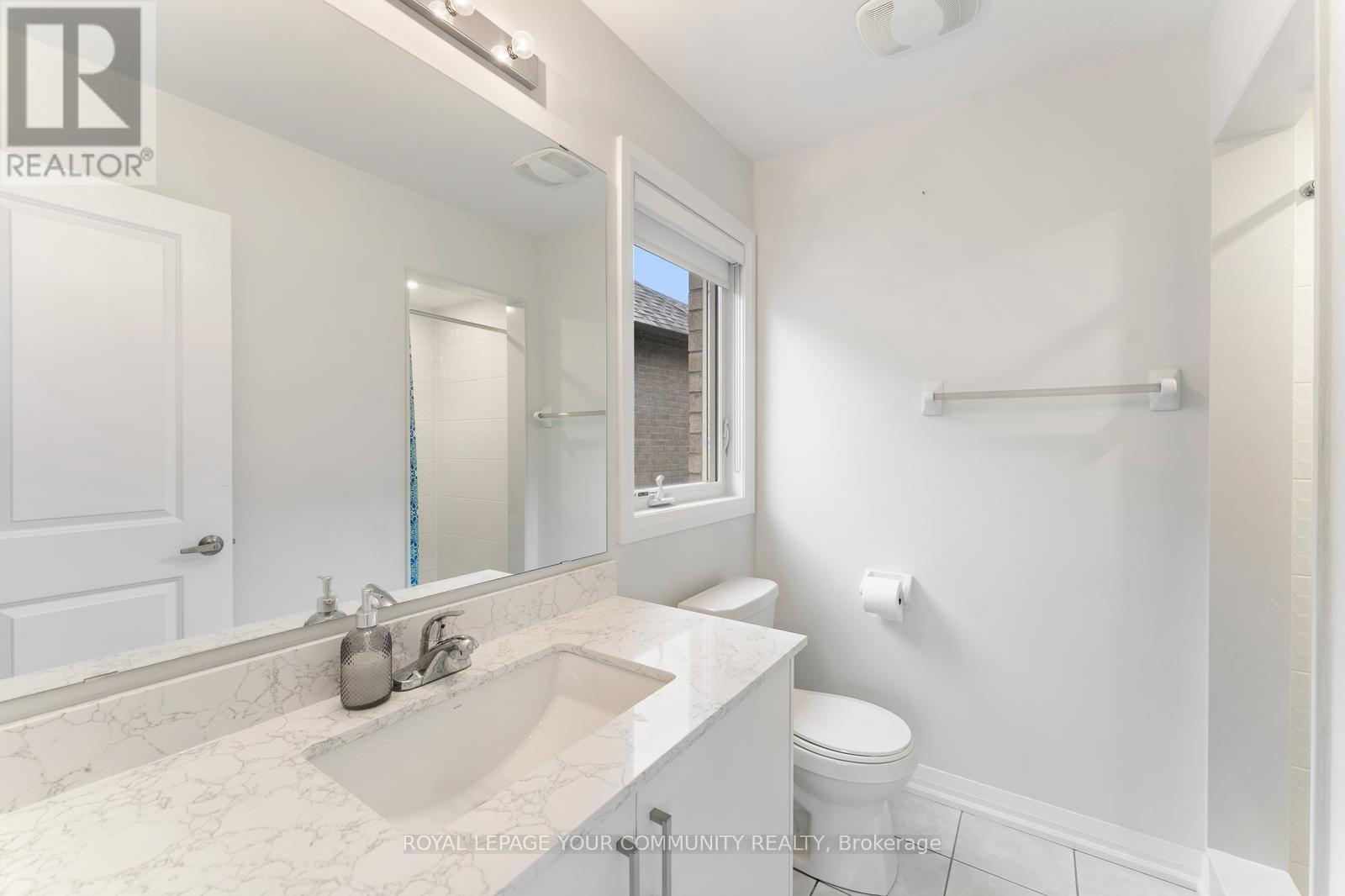 1583 Stovell Crescent, Innisfil, Ontario  L0L 1W0 - Photo 33 - N12374672