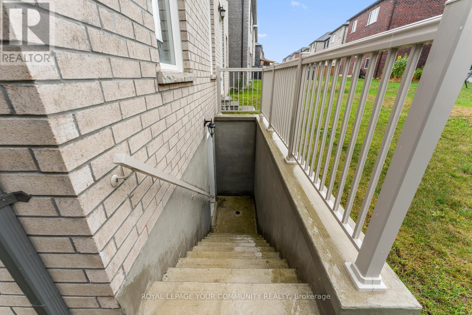 1583 Stovell Crescent, Innisfil, Ontario  L0L 1W0 - Photo 39 - N12374672