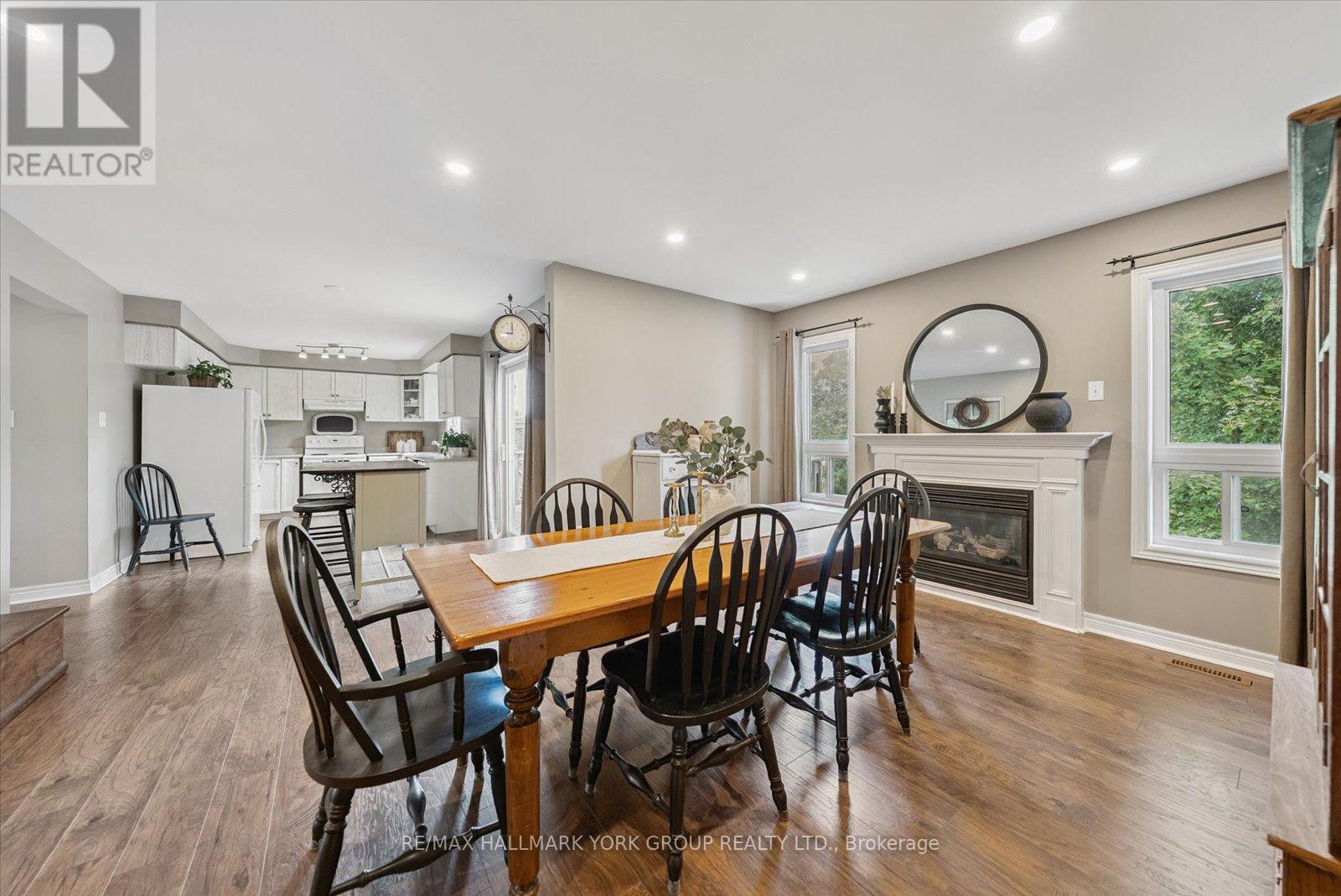 340 King Street E, East Gwillimbury, Ontario  L0G 1M0 - Photo 10 - N12374680