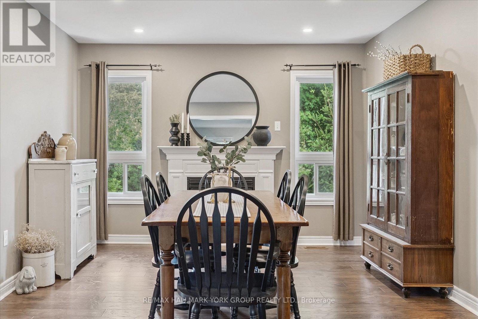 340 King Street E, East Gwillimbury, Ontario  L0G 1M0 - Photo 11 - N12374680