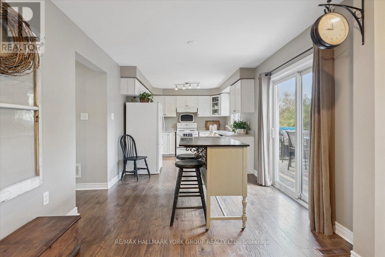 340 King Street E, East Gwillimbury, Ontario  L0G 1M0 - Photo 13 - N12374680