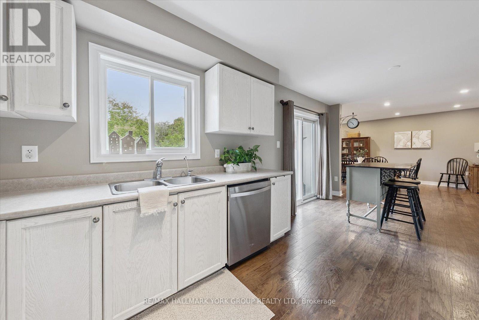 340 King Street E, East Gwillimbury, Ontario  L0G 1M0 - Photo 18 - N12374680