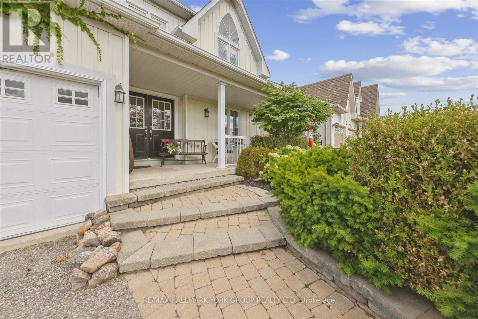 340 King Street E, East Gwillimbury, Ontario  L0G 1M0 - Photo 2 - N12374680