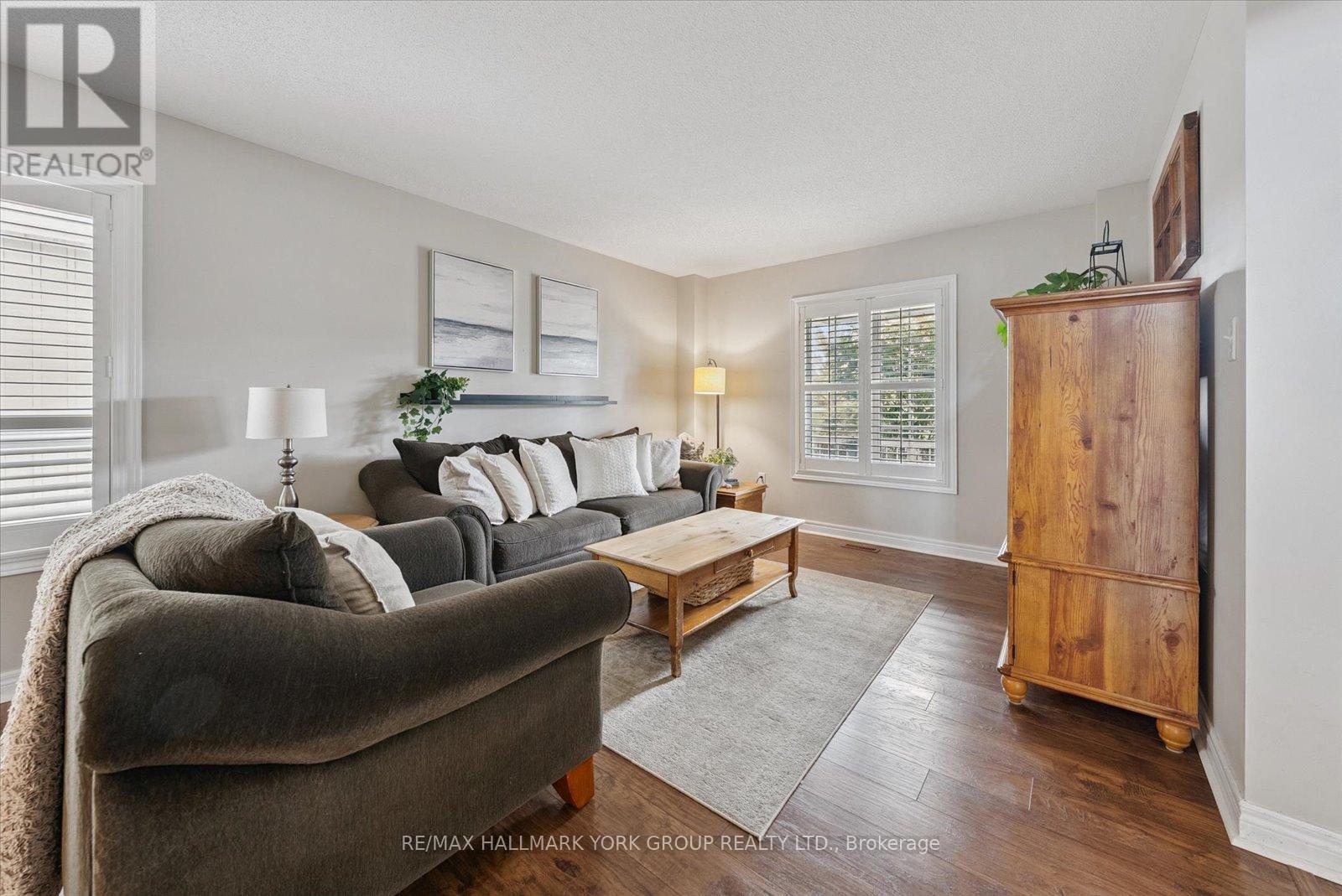 340 King Street E, East Gwillimbury, Ontario  L0G 1M0 - Photo 6 - N12374680